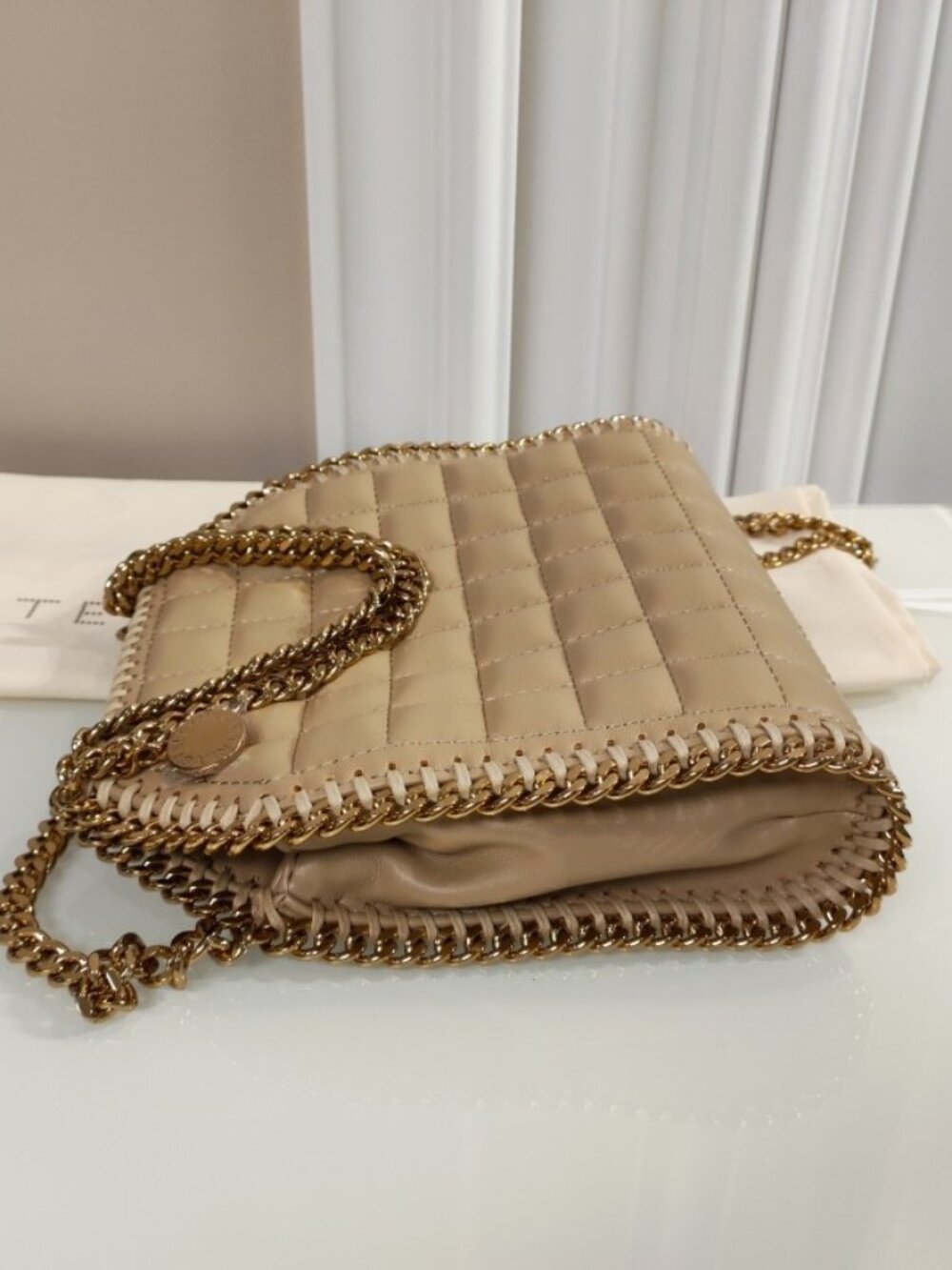 Stella McCartney Elegant Quilted Chain Bag - Picture 5 of 6
